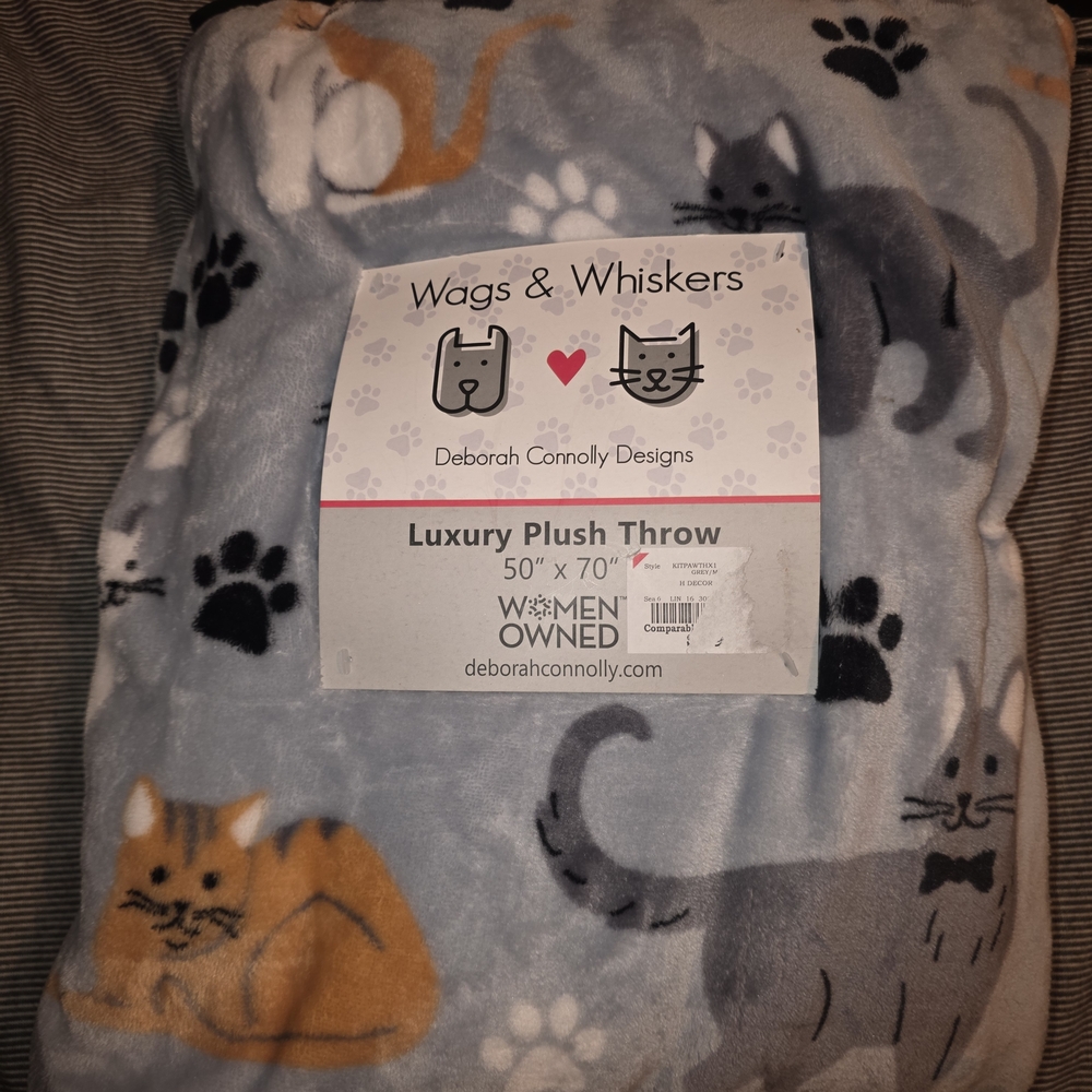 Cat Luxury PLUSH Throw